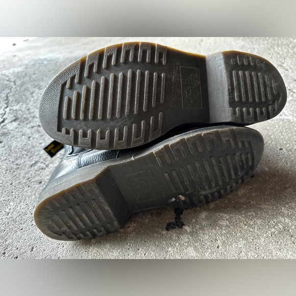 Dr. Martens Victor Black Leather Chelsea Boots Size 8 - Picture 10 of 10